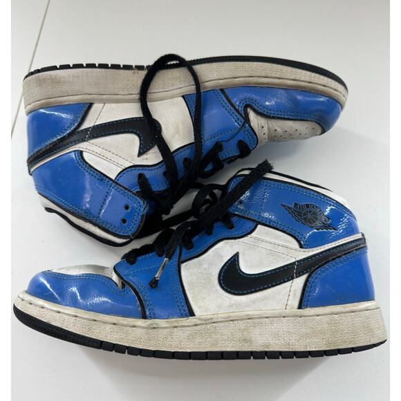 Authentic Nike Air Jordan 1 Retro High OG Obsidian Blue Athletic Shoe Youth 5 - Picture 4 of 9